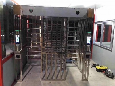 不銹鋼轉(zhuǎn)門，鄭州不銹鋼轉(zhuǎn)門生產(chǎn)安裝廠家圖2