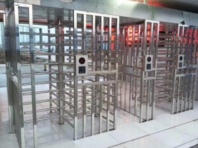 鄭州不銹鋼轉(zhuǎn)門(mén)生產(chǎn)廠(chǎng)家 車(chē)站不銹鋼轉(zhuǎn)門(mén)圖2