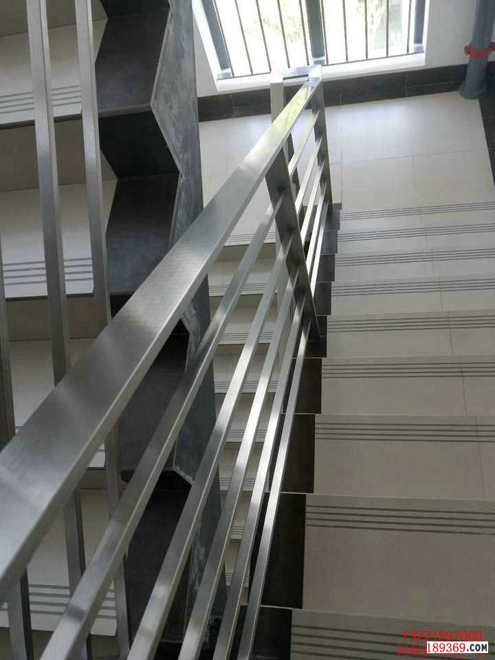 鄭州不銹鋼護(hù)欄