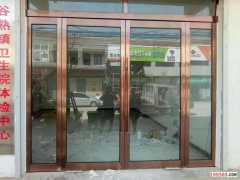 玻璃地彈簧門,地彈簧玻璃門,鄭州同創(chuàng)玻璃門廠家