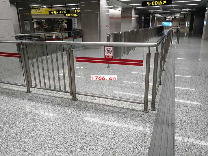 車站護欄