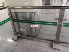 鄭州地鐵玻璃護(hù)欄