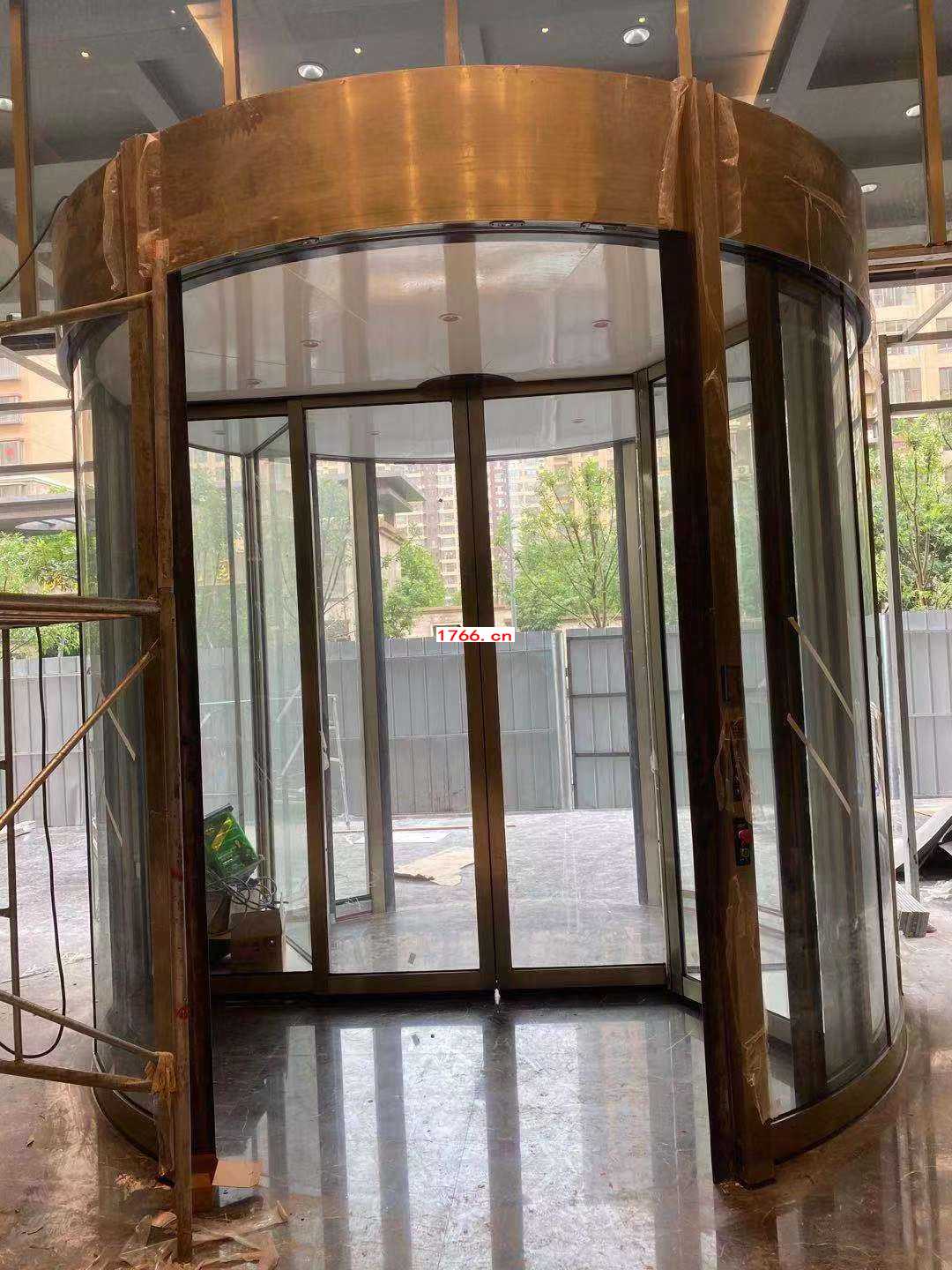 玫瑰金電動(dòng)旋轉(zhuǎn)門