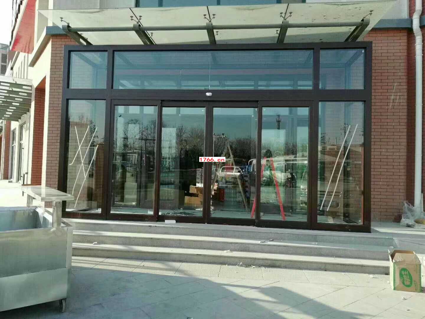 河南鋁合金型材的自動(dòng)感應(yīng)門廠家 河南鋁合金型材的自動(dòng)感應(yīng)門廠家