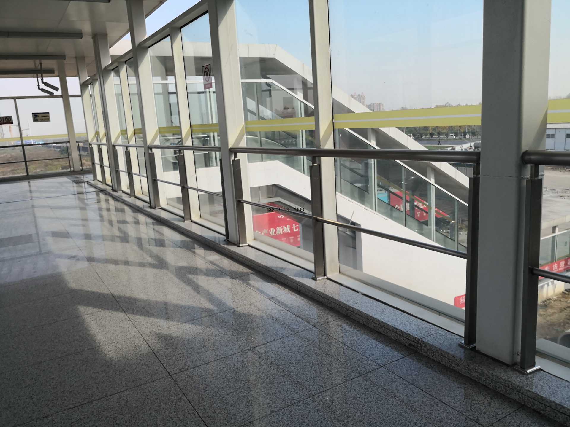 不銹鋼玻璃護欄圖片 不銹鋼玻璃護欄圖片