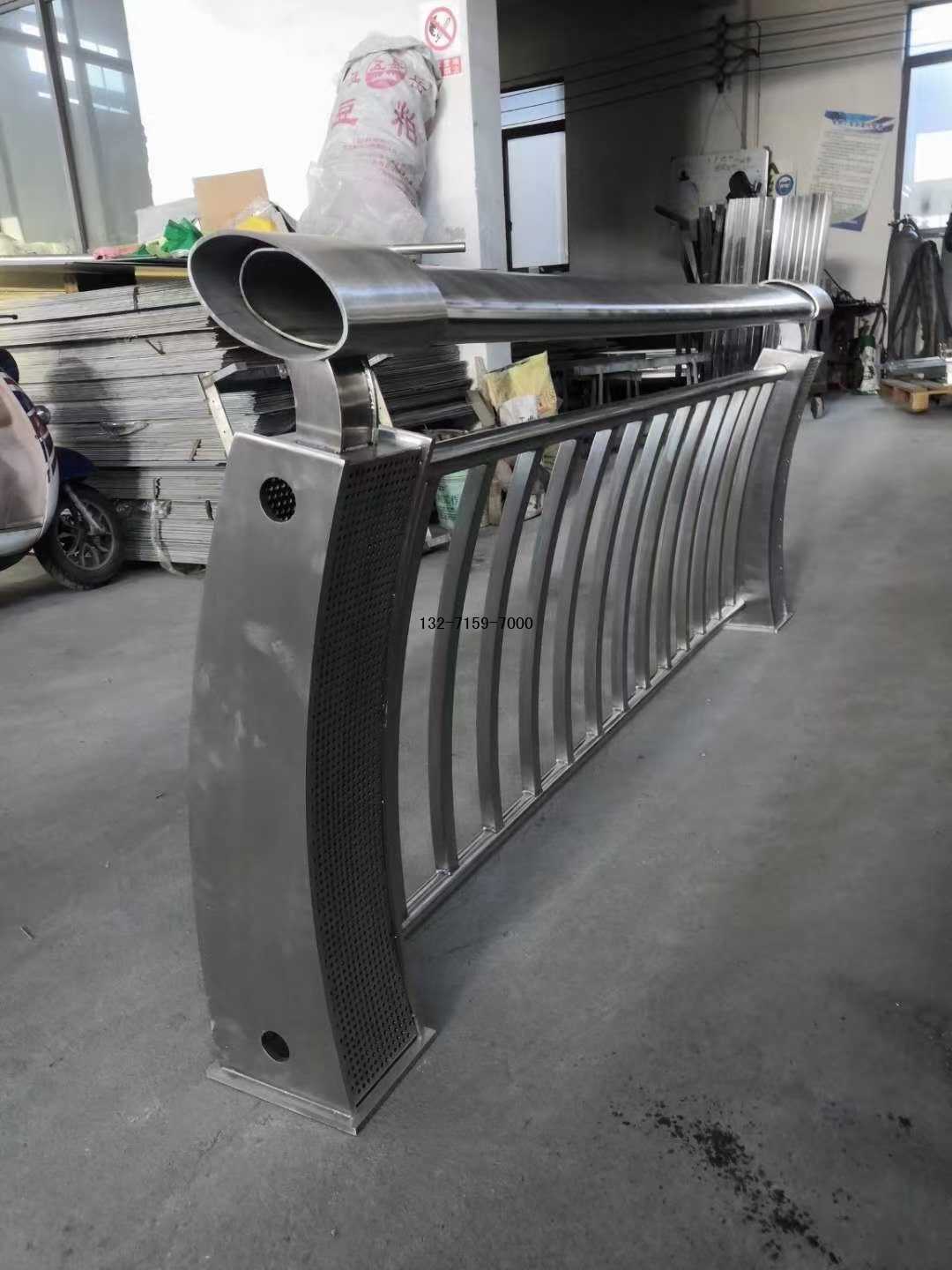 鄭州不銹鋼橋梁護欄廠家 鄭州不銹鋼橋梁護欄廠家