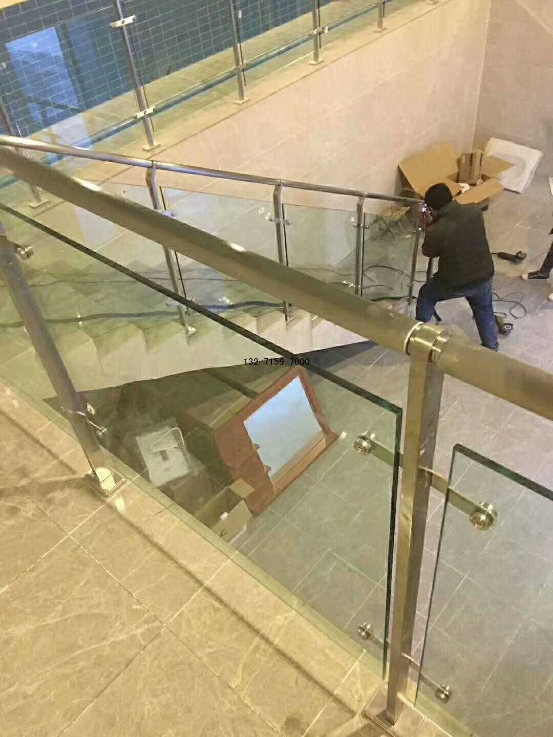 不銹鋼玻璃護欄