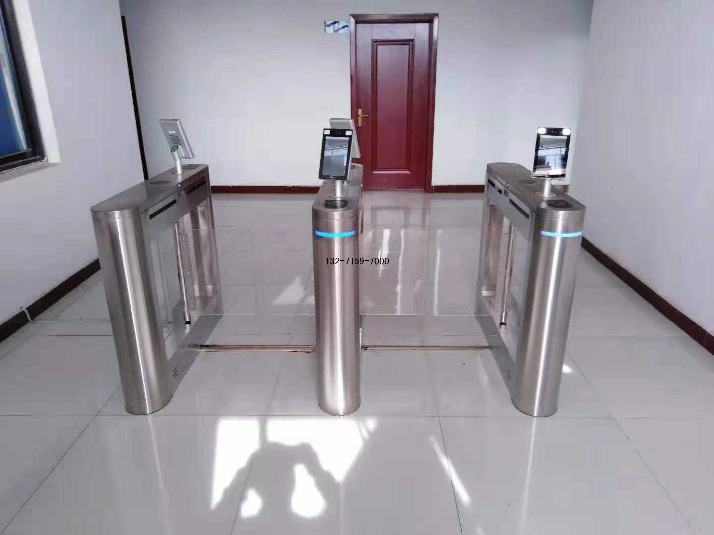 鄭州人臉識(shí)別機(jī)+人行通道閘安裝