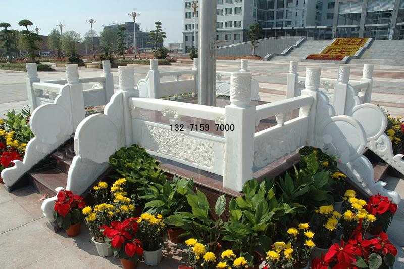 不銹鋼旗桿臺(tái) 不銹鋼旗桿臺(tái)