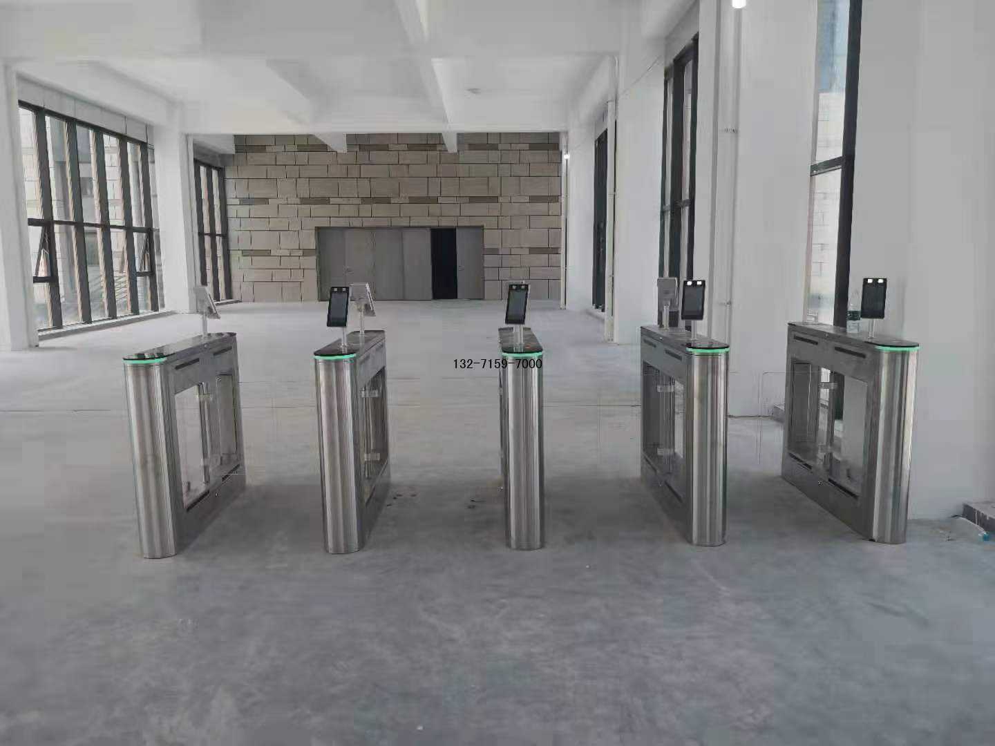 通道閘考勤機(jī)