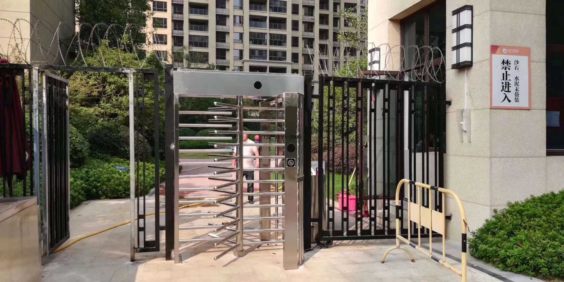 小區(qū)門禁自動轉(zhuǎn)門