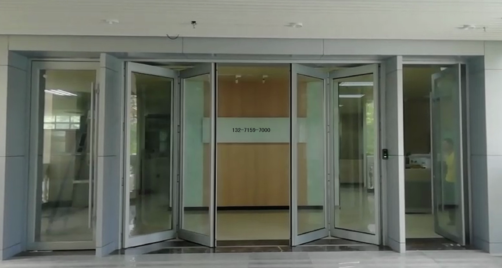 折疊自動門視頻