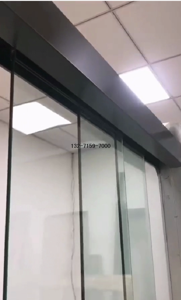 重疊自動(dòng)門照片