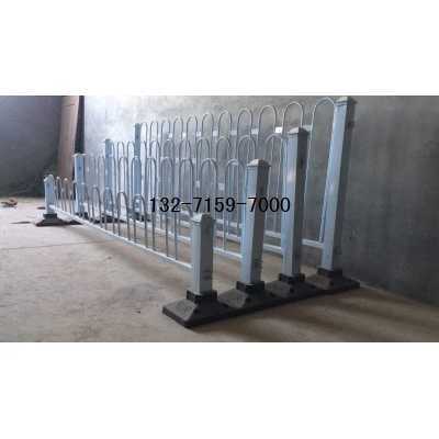 鄭州市政護(hù)欄隔離板圖3