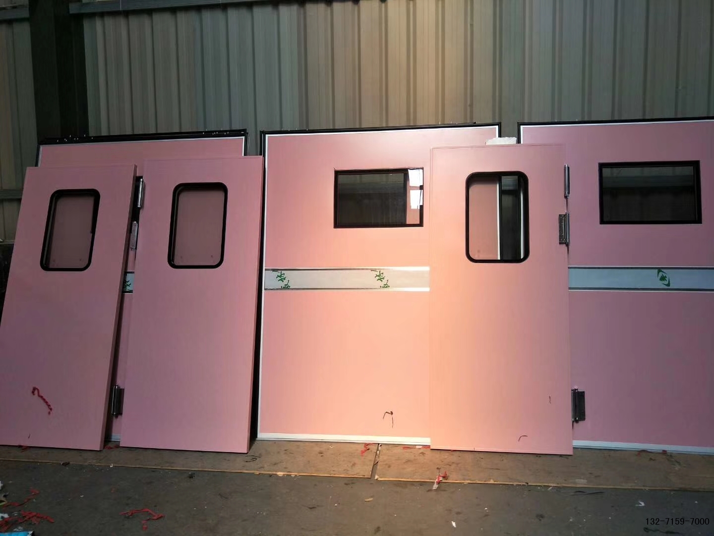 客戶也經(jīng)常會詢問如何選擇一家可靠的醫(yī)用門廠家？