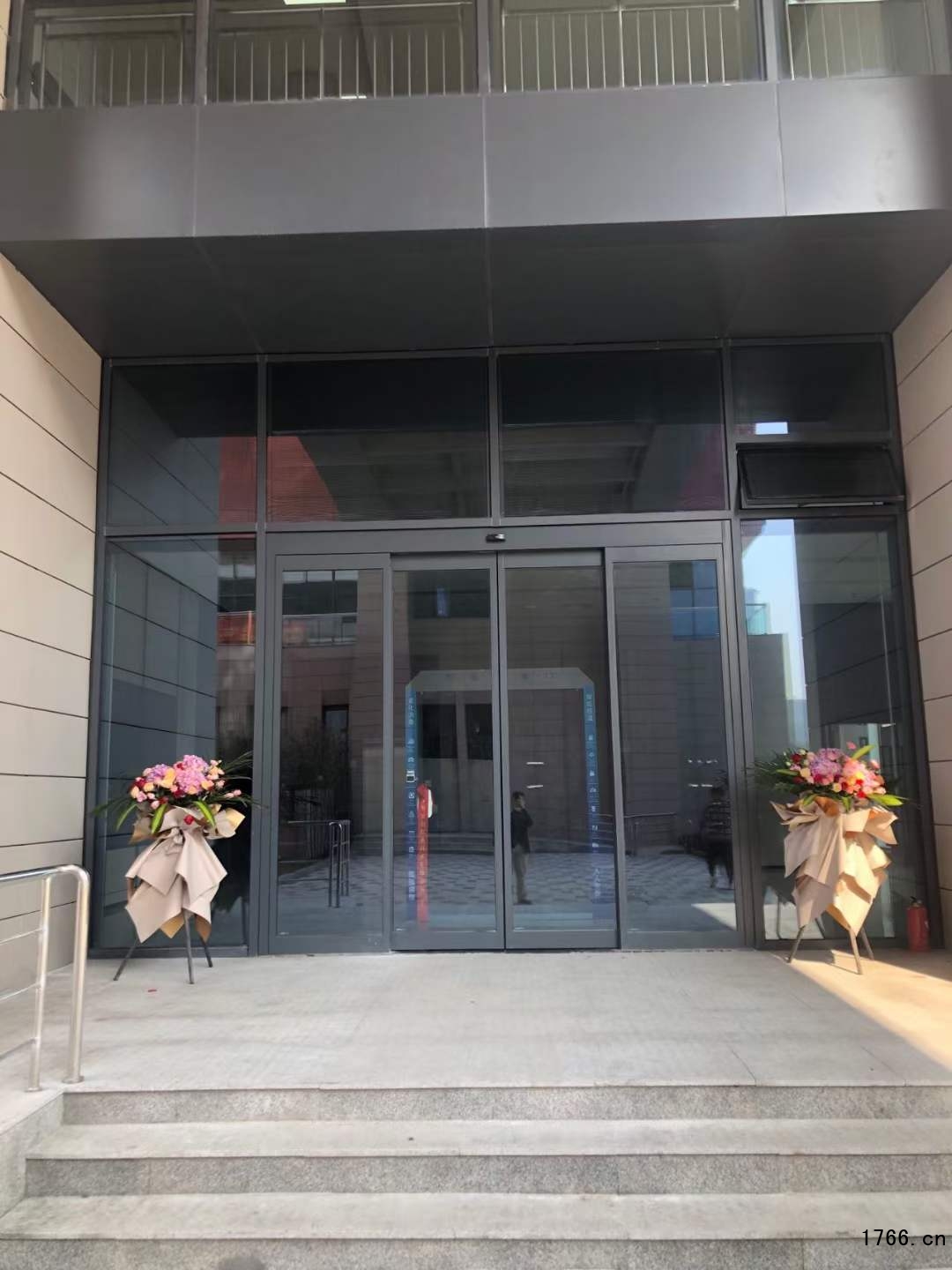 自動感應(yīng)門