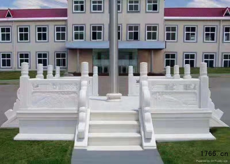 漢白玉旗臺(tái)