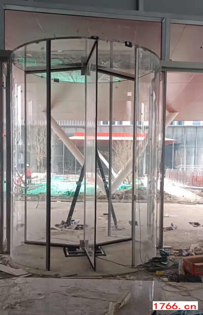 水晶玻璃電動旋轉(zhuǎn)門