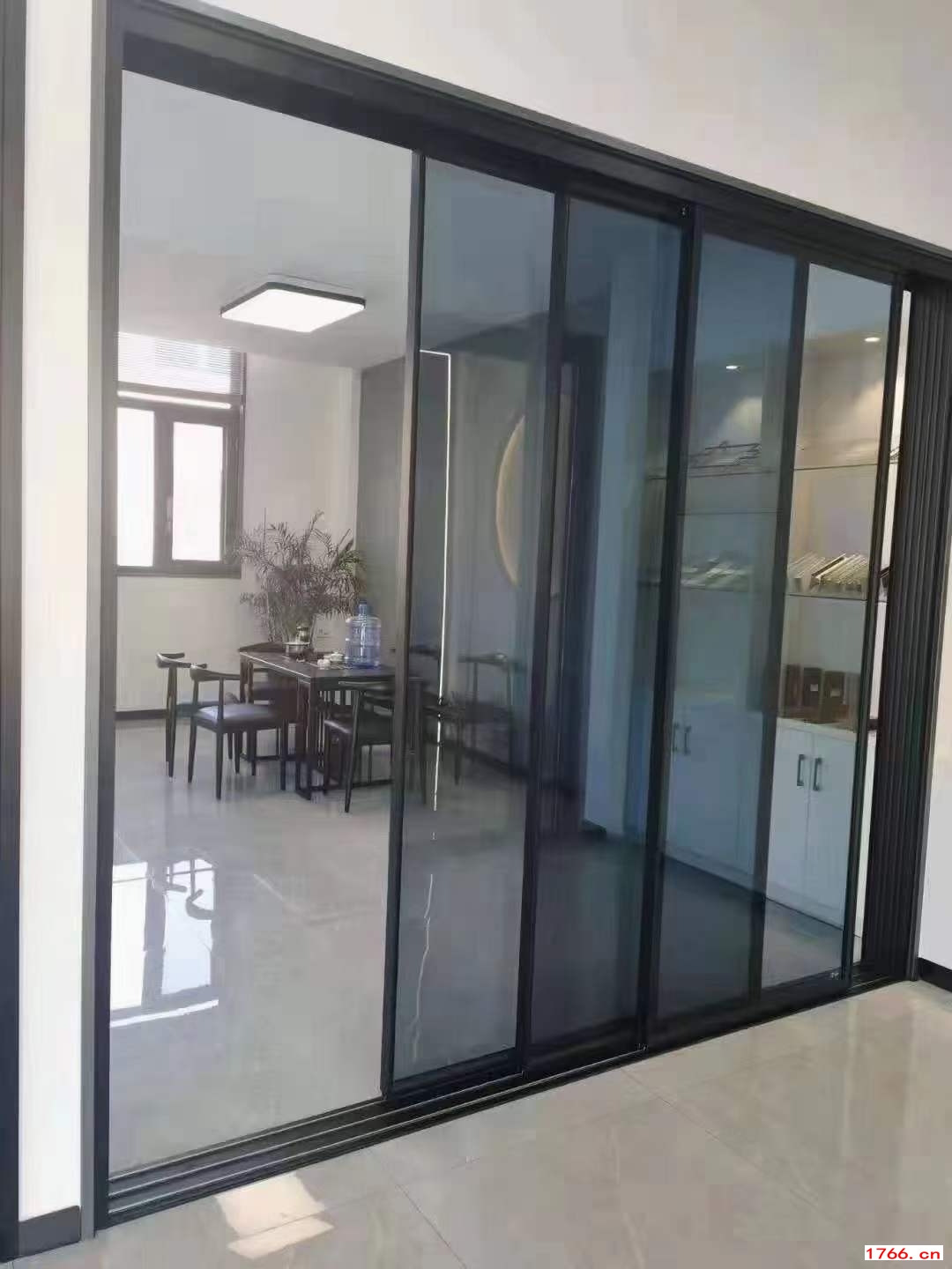 灰色鋁合金客廳自動門