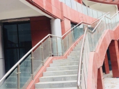 玻璃護欄國家標準_玻璃護欄設計規(guī)范