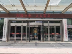 四旋翼控制原理_電動旋轉(zhuǎn)門兩翼貴還是三翼貴