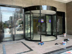 在過(guò)去幾年中,智能玻璃門(mén)技術(shù)取得了顯著進(jìn)展