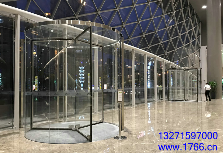 鄭州三翼旋轉(zhuǎn)門配件，鄭州三翼水晶旋轉(zhuǎn)門生產(chǎn)廠家，鄭州同創(chuàng)自動門公司