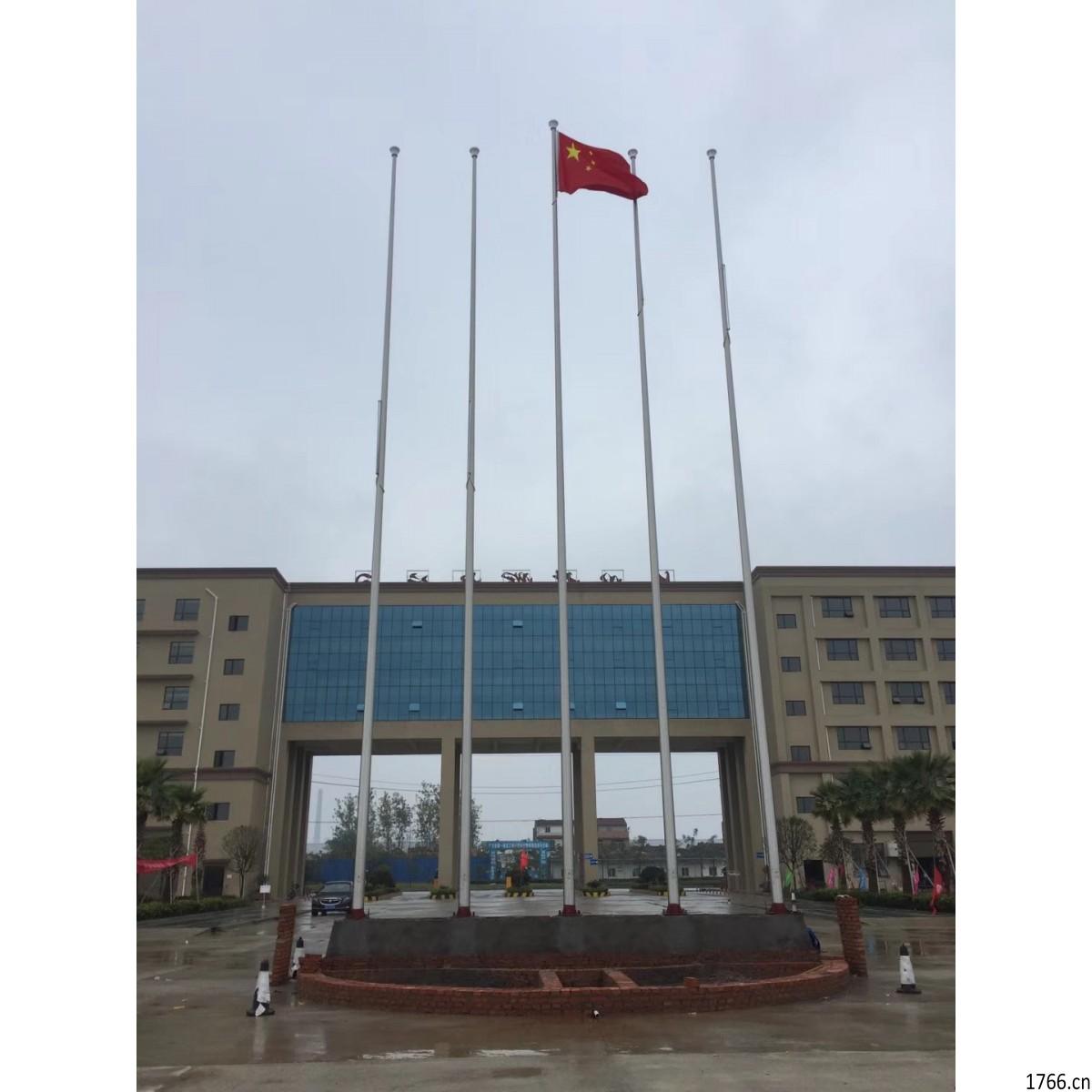 企業(yè)旗桿高度標(biāo)準(zhǔn)，企業(yè)旗桿間距，企業(yè)旗桿數(shù)量，鄭州同創(chuàng)不銹鋼旗桿廠家說工廠旗桿幾根圖3