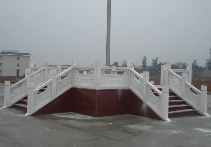 學(xué)校旗臺尺寸，鄭州同創(chuàng)旗桿廠，專業(yè)安裝漢白玉旗臺