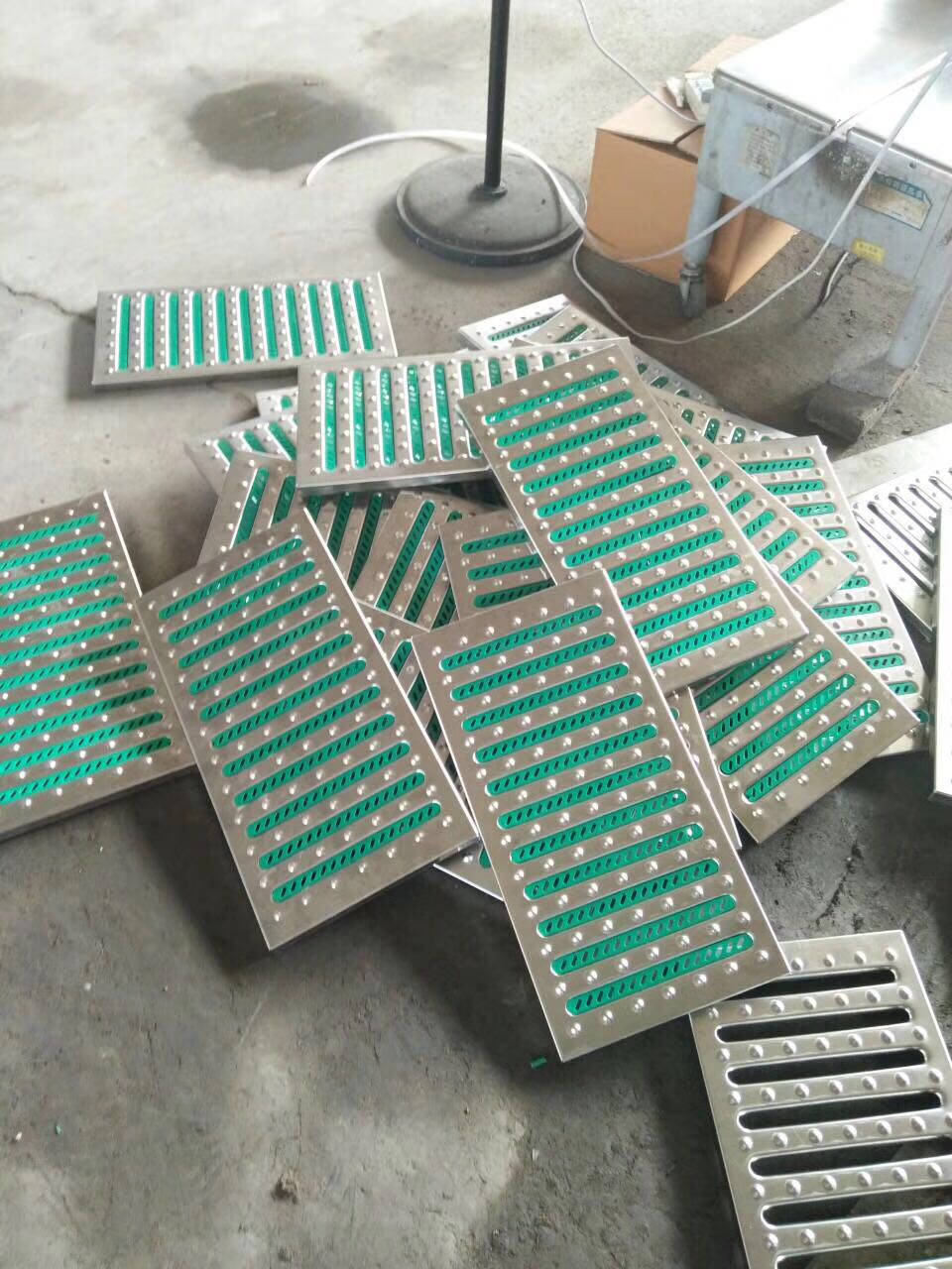 不銹鋼地溝蓋板