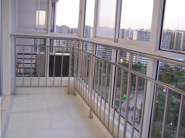 不銹鋼陽臺護欄