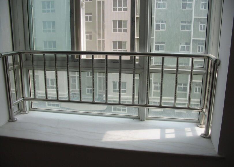 陽(yáng)臺(tái)護(hù)欄