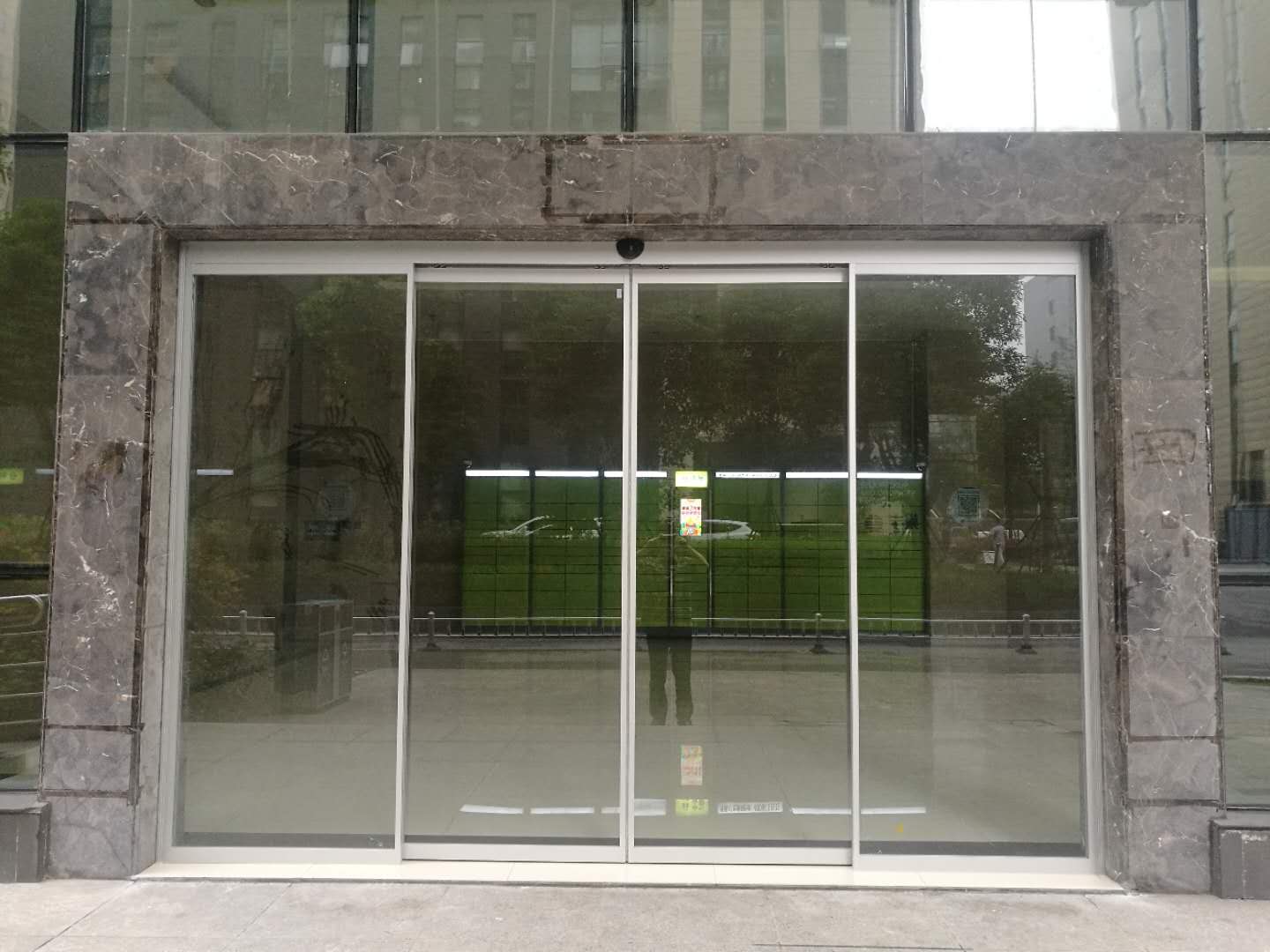 自動(dòng)感應(yīng)門