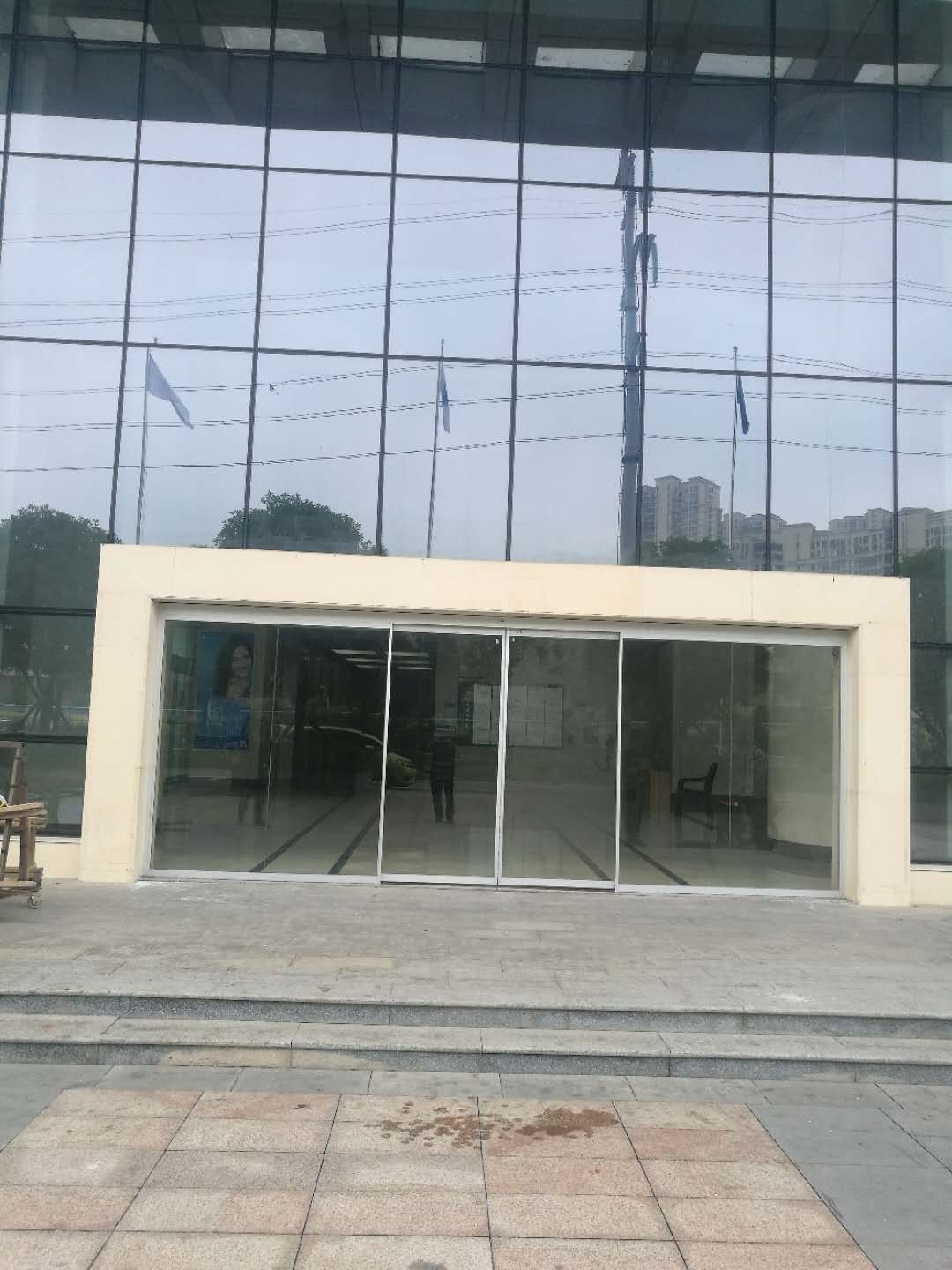 自動(dòng)感應(yīng)門