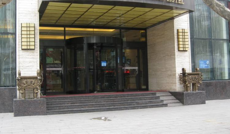 黑鈦金旋轉(zhuǎn)門效果圖