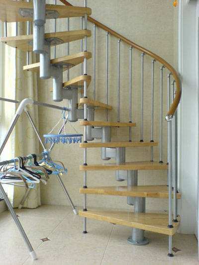 鋼木樓梯