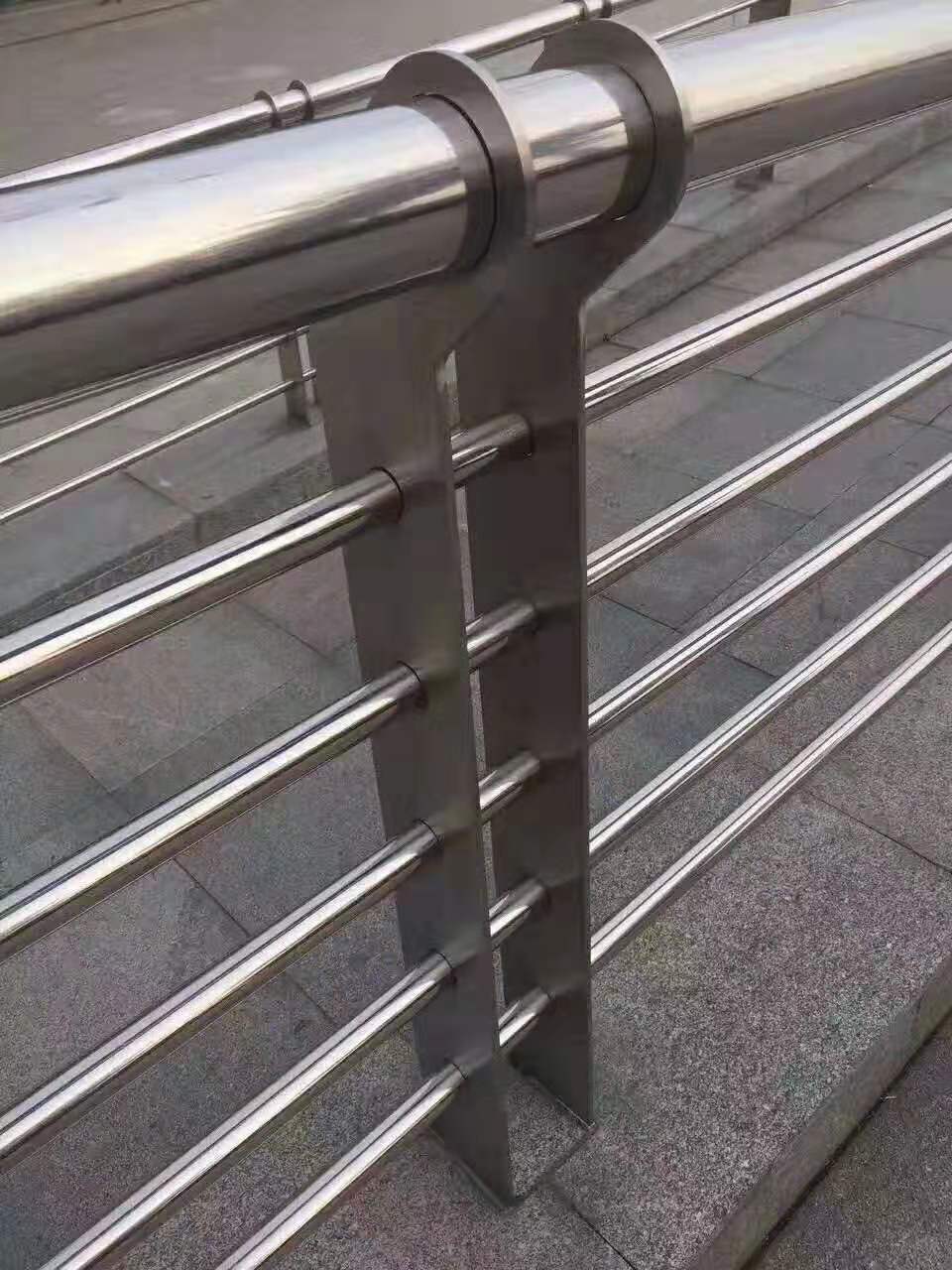 鄭州不銹鋼橋梁護(hù)欄