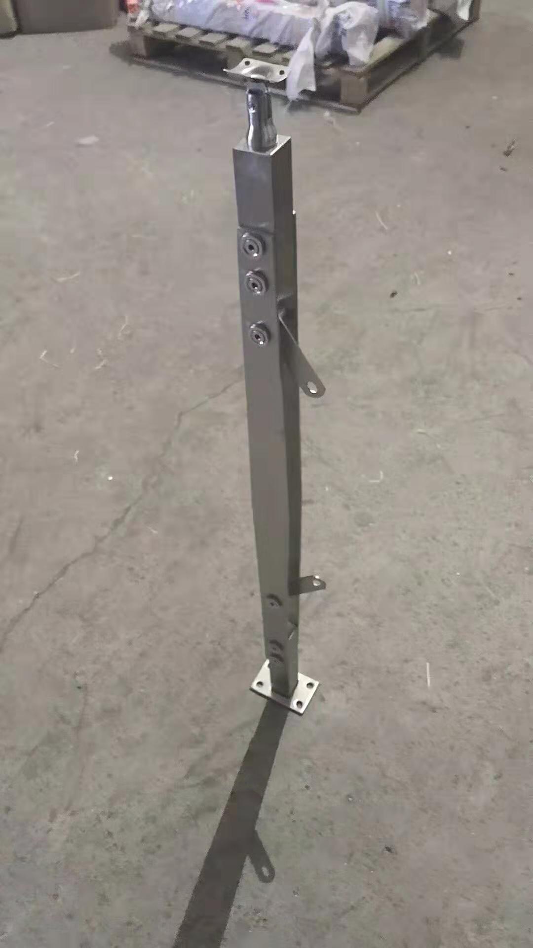 鄭州不銹鋼護(hù)欄立柱廠家