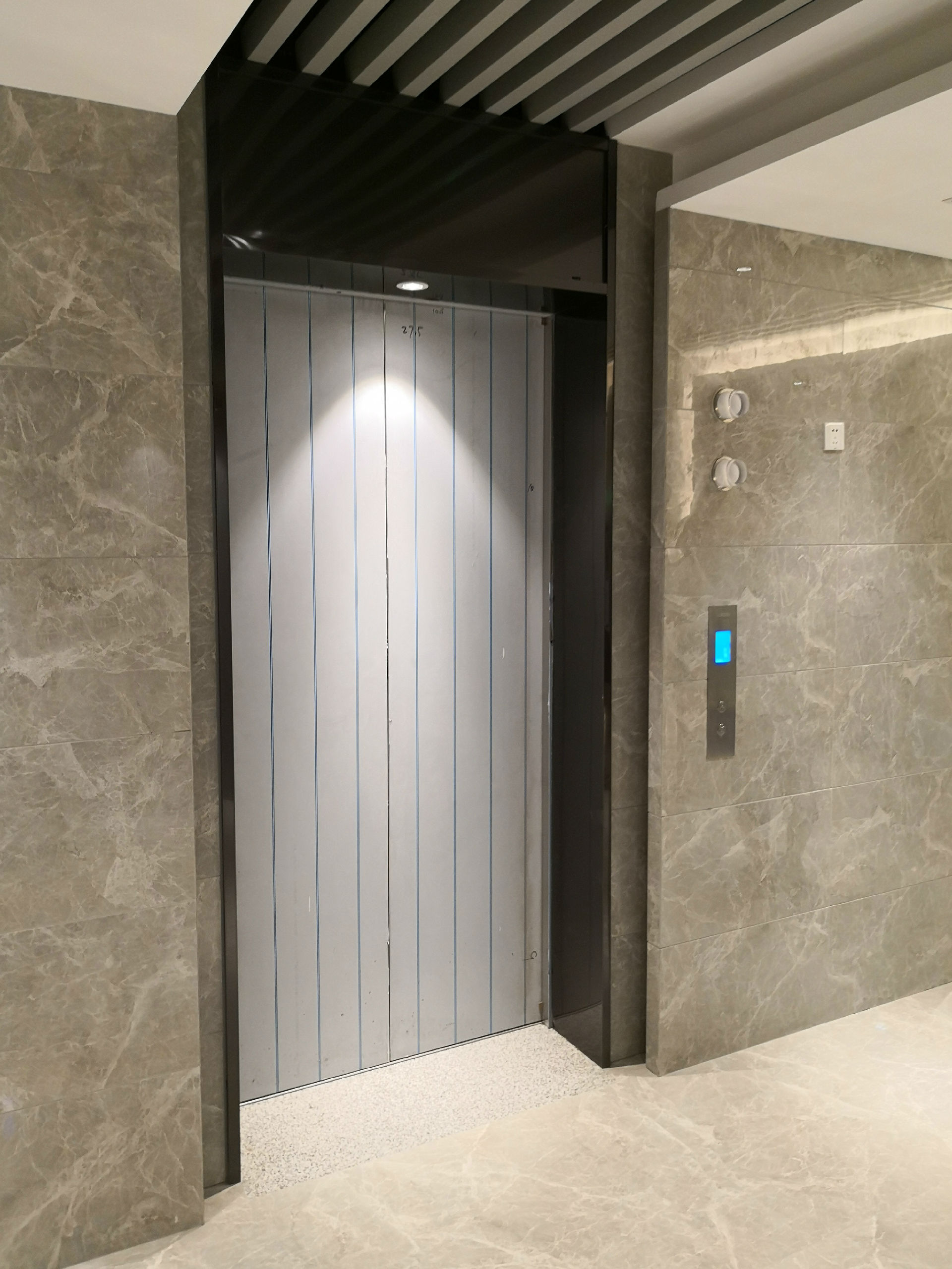 不銹鋼電梯門套安裝價(jià)格